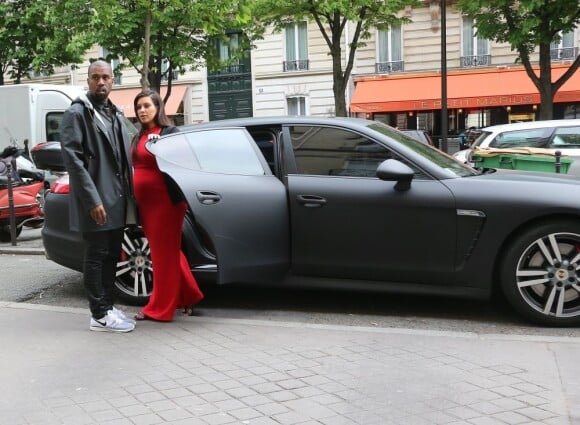 bao kanye west surprised everyone when he reconnected with his old love with his ex wife by giving him a porsche and casually going to watch a soccer match together 652eecc774f20 Kanye West Surprised Everyone When He Reconnected With His Old Love With His Ex-wife By Giving Him A Porsche 911 And Casually Going To Watch A Soccer Match Together.