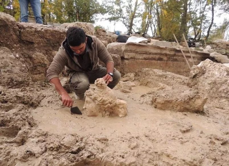 Statue heads of Greek gods unearthed in Aizanoi, Turkey