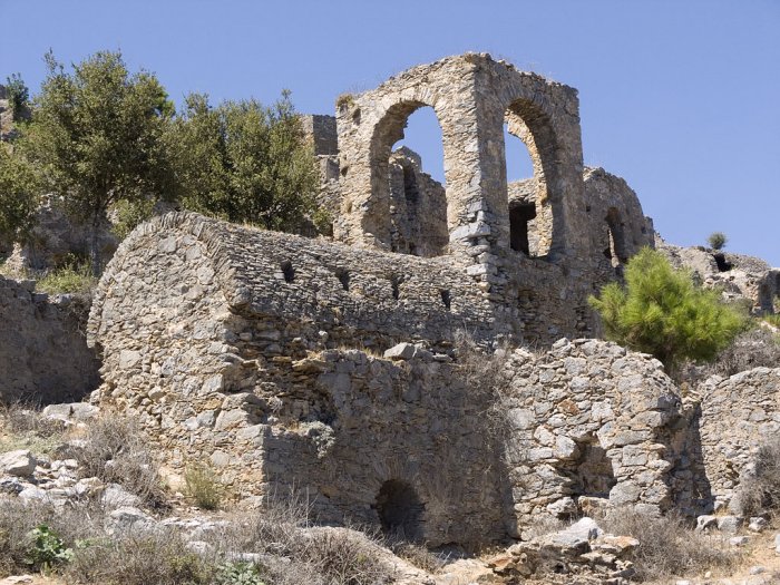 Roman-Era Female Statue Unearthed In Anemurium in Türkiye