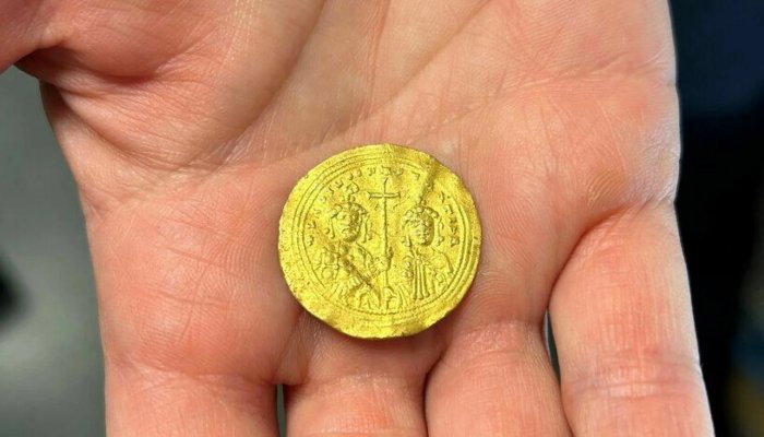 Rare Byzantine Gold Coin Discovered In Norway - Was It Brought By Harald Hardrada From Constantinople?