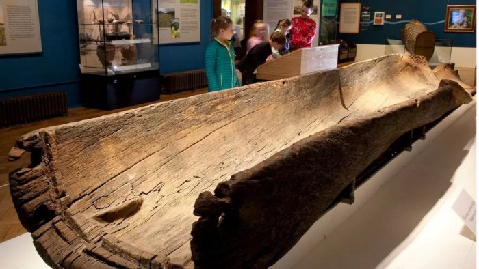 Unique 3,000-Year-Old Logboat Found In River Tay - On Display In Perth Again