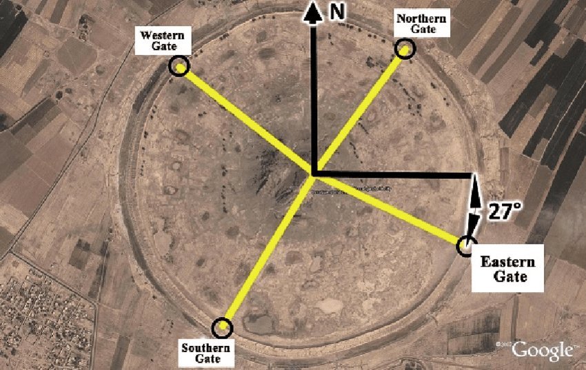 Position of the gates of Darabgerd, which is visible on satellite pH๏τo (adapted by author from the Google Earth site)