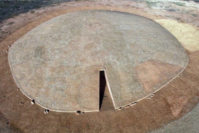 Spectacular Ancient Underground ‘Stonehenge ‘ Dolmen De Soto Reveals Its Secrets