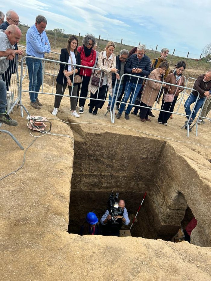 Intact 2,600-Year-Old Etruscan Tomb Opened In Vulci- Exceptionally Rare Artifacts Found Inside 