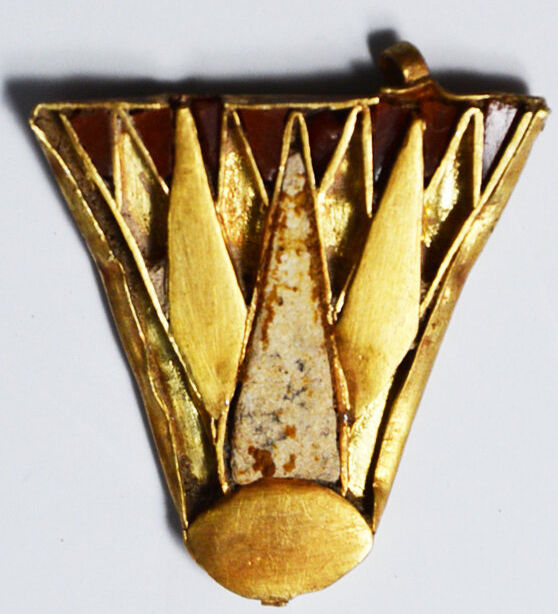 Stunning Gold Jewelry And Artifacts From The Time Of Neferтιтi Found In Bronze Age Tombs In Cyprus