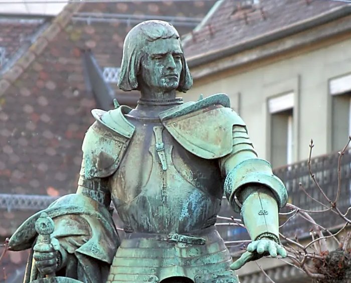 Statue of Adrian von Bubenberg, in Bern, Switzerland (credit: Wikimedia Commons)