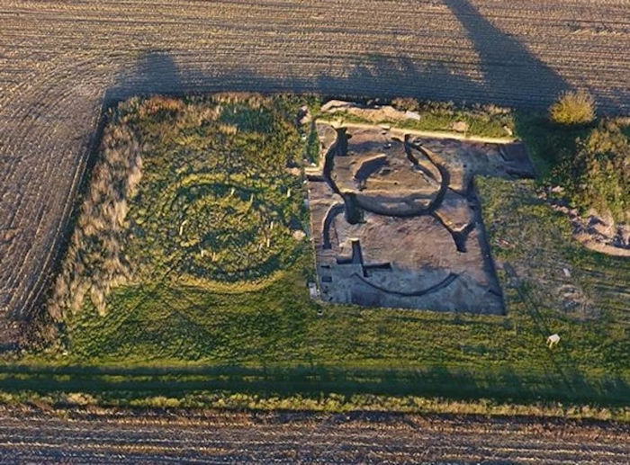 Dazzling Time Capsule Of Unique Iron Age Artifacts And Celtic Roundhouses Discovered In England