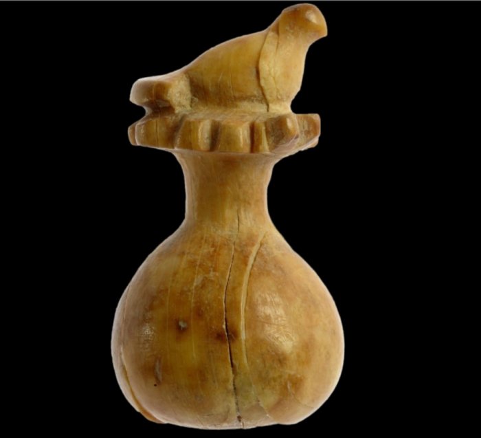 The Dove And The Pomegranate: Who Was The High-Ranking Lady Who Owned This Unique Artifact In the First Temple Period?