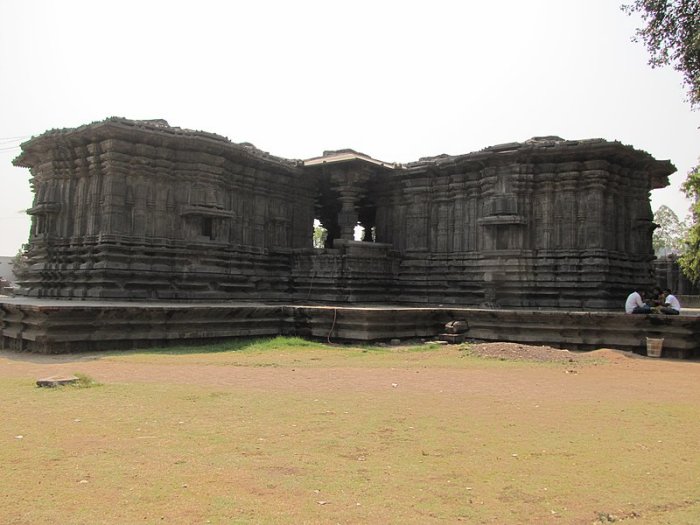 Rare Kakatiya Dynasty Sculptures Discovered Near A Temple In Telangana, India