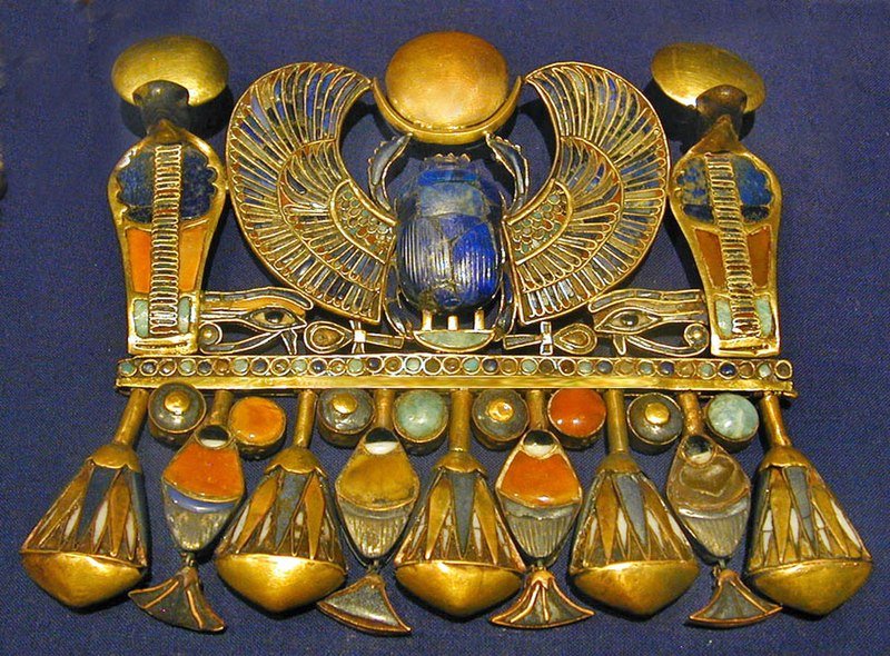 King Tut's Cosmic Scarab Brooch And Dagger Were Formed When A Meteorite Smashed Into The Earth 28 Million Years Ago