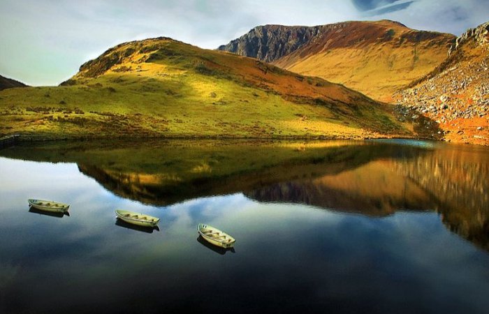 Llyn Y Dywarchen - Enigmatic Lake Shrouded In Myth And Legend