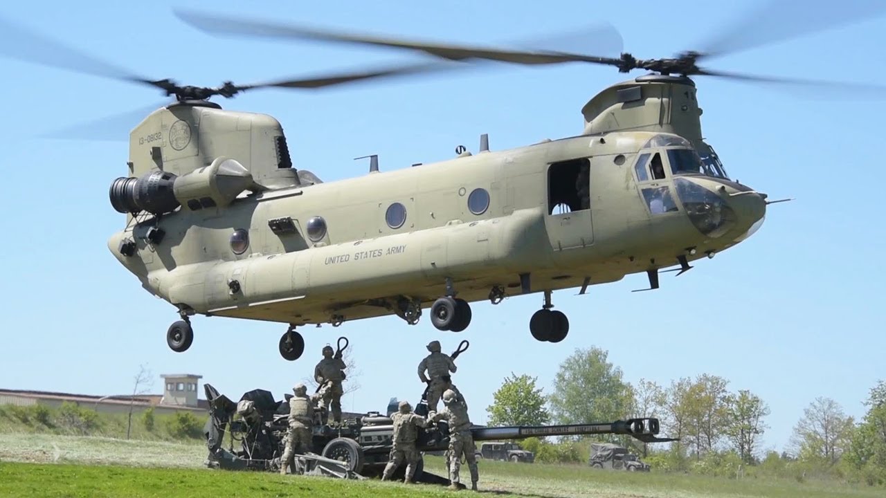 Sling-load! CH-47 Chinooks Carry the M777 Howitzers - YouTube