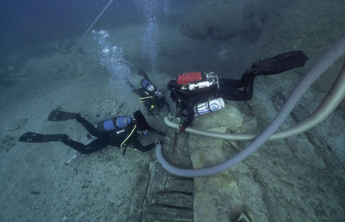 Historic Shipwreck Mentor Reveals Its Underwater Secrets