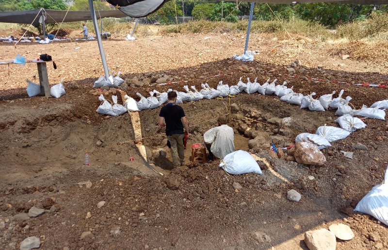 Drawings to record the appearance of the firing chamber of a medieval sugar-cane boiling vat