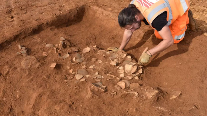 Unusual 4,000-Year-Old Stone Building Discovered In Overstone, Northamptonshire, UK