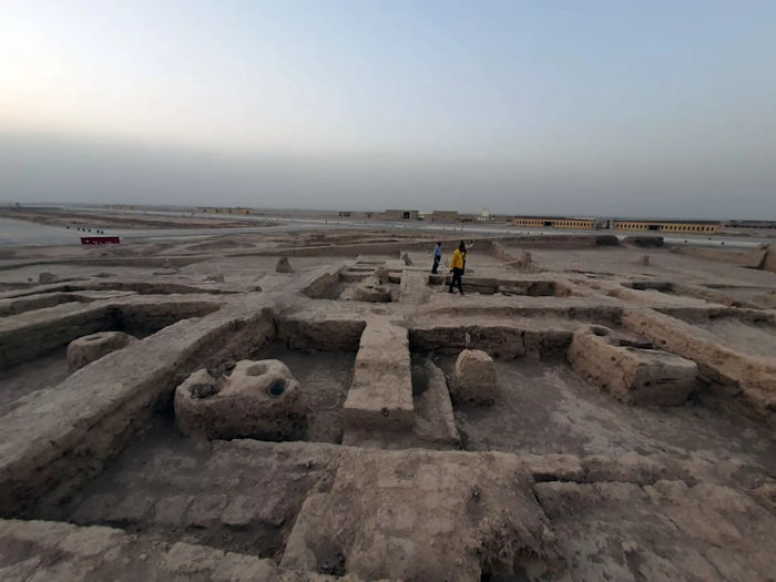  Ancient Parthian City With Hundreds Of Artifacts Unearthed In Iraq