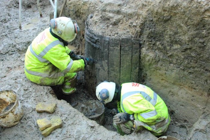 First Complete Roman Funerary Bed Found In Britain
