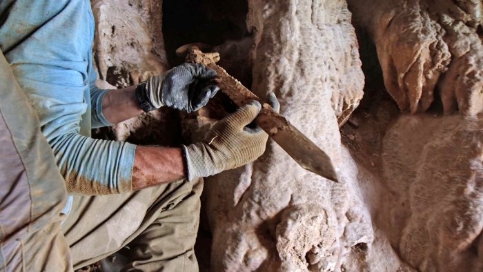 Four Rare And Incredibly Well-Preserved 1,900-Year-Old Roman Swords Found In Judean Desert