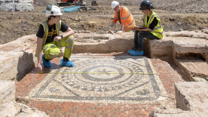 'Incredibly Rare' Roman Tomb Unearthed Near London Bridge Station