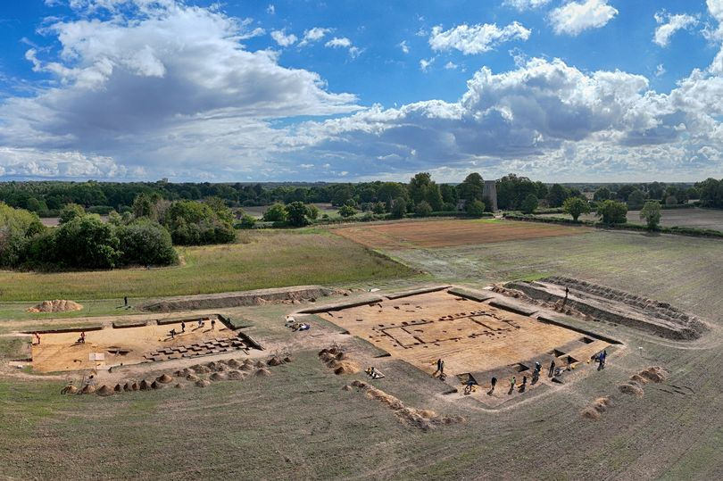 Huge 1,400-Year-Old Hall Of The First Kings Of East Anglia Discovered In Rendlesham