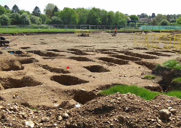 Incredible Ancient Roman ’Service Station’ With Hundreds Of Artifacts And Dozens Bodies Found In Hertfordshire, UK