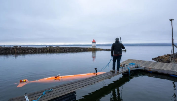 Sonar Images Reveal The Existence Of A 700-Year-Old Shipwreck At The Bottom Of Lake Mjøsa, Norway