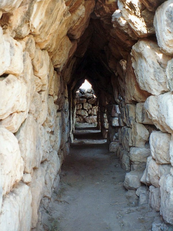 Ancient Mystery Of The Tomb Of Tiryns - Burial Place For An Unknown Mycenaean Hero? 