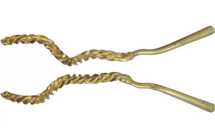 3,000-Year-Old Twisted Gold Torc Discovered In EsSєx