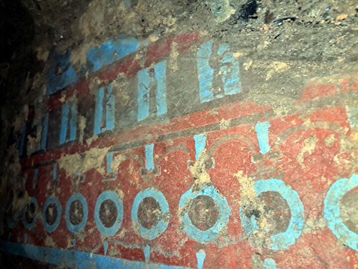 First Look At Mysterious 2,700-Year-Old Underground Frescoes Hidden Inside An Urartu Structure