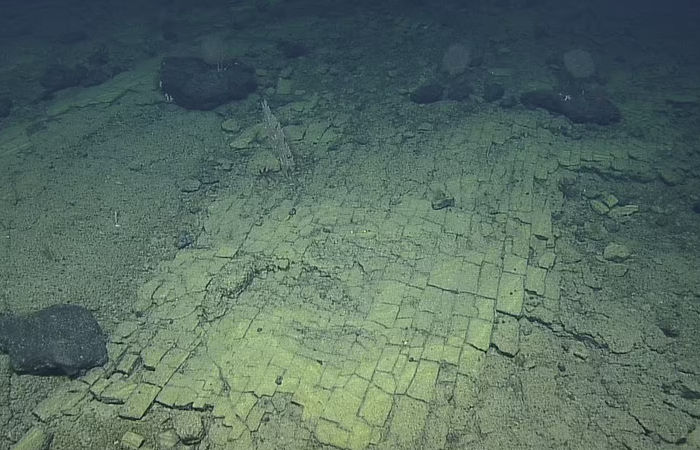 Strange Ancient Underwater Yellow Brick Road Discovered Of The Hawaiian Islands