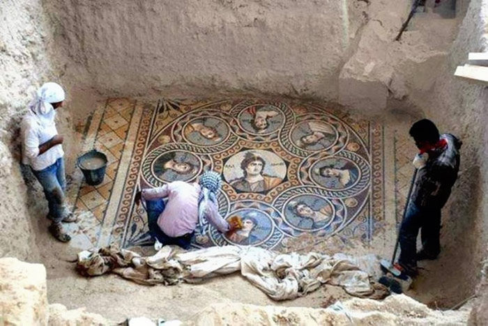 Zeugma mosaic